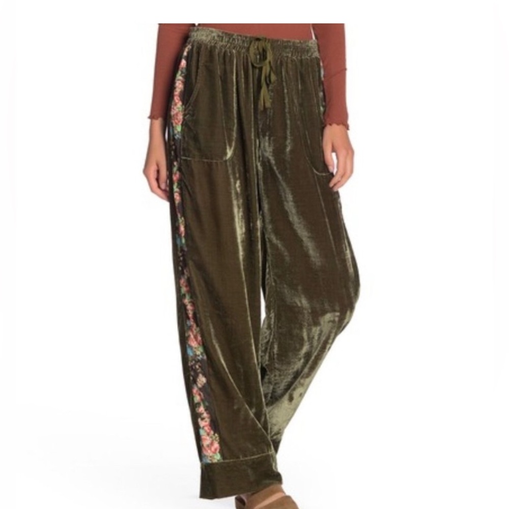 ANTHROPOLOGIE Aratta Silent Journey velvet pants and crocheted top